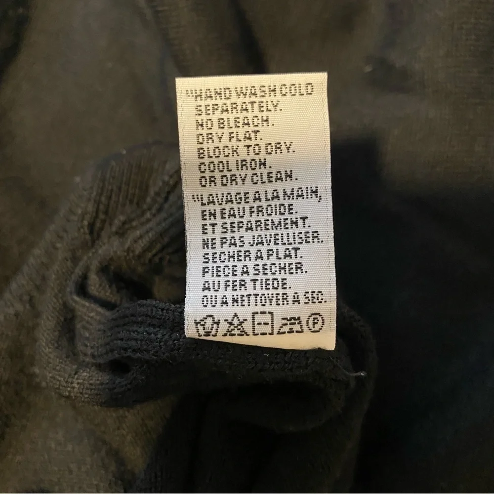 Huntington v neck black sweater made in Italy 100% Merino Wool Large size: 52